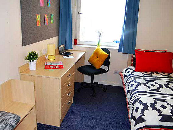 Single rooms at Dinwiddy House Budget Rooms provide privacy