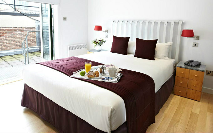 A comfortable double room at 196 Bishopsgate