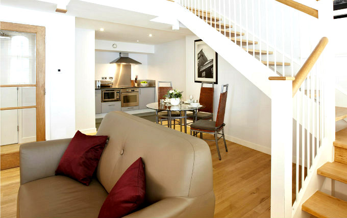 The hallway at 196 Bishopsgate