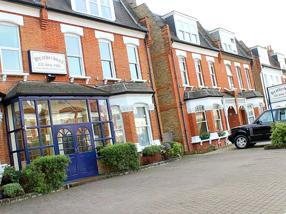 An exterior view of Heatherbank Guesthouse