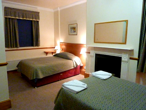 A typical triple room at Heatherbank Guesthouse