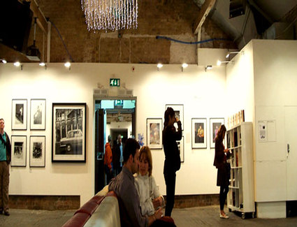 Buchen Sie ein Hotel in der Nähe von Proud Galleries