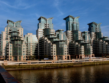 Buchen Sie ein Hotel in der Nähe von St George Wharf
