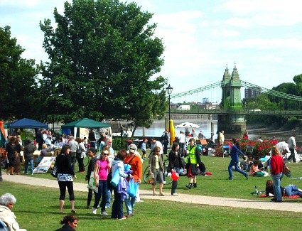 Buchen Sie ein Hotel in der Nähe von Furnival Gardens