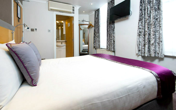 A comfortable double room at Best Western Victoria Palace