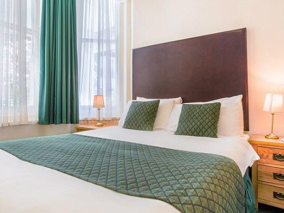 Ein Doppelzimmer im London Town Hotel