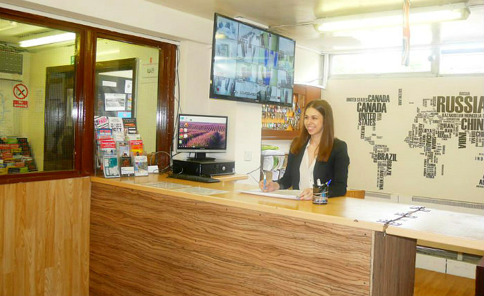 Kensal Green Backpackers has a 24-hour reception so there is always someone to help
