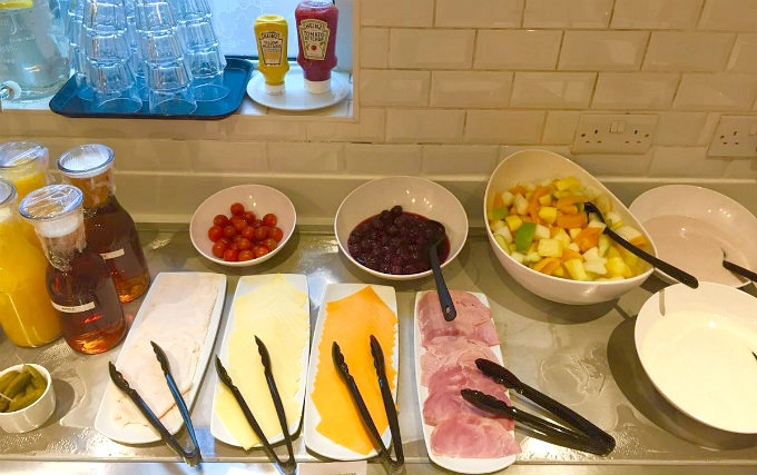 Enjoy a great breakfast at Comfort Inn Victoria