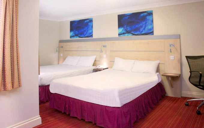 Quad room at Comfort Inn Victoria