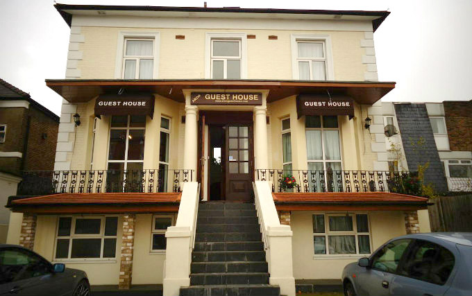An exterior view of Ealing Guest House