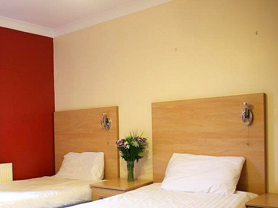 Habitación doble con camas separadas en City Inn Express