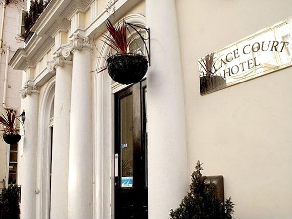 Palace Court Hotel London is situated in a prime location in Bayswater close to Kensington Gardens