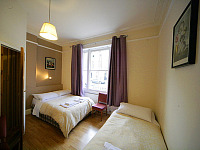 Habitación triple en el hotel Eaton House