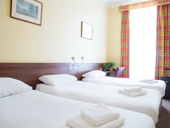 Quad rooms at Victoria Inn London are the ideal choice for groups of friends or families