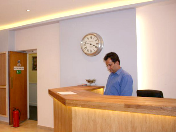 Pacific Hotel London has a 24-hour reception so there is always someone to help