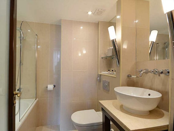 A typical bathroom at Shaftesbury Premier Notting Hill