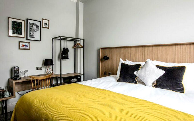 A double room at Wishing Well Inn London