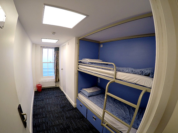 Dormitorio en Russell Square Hostel