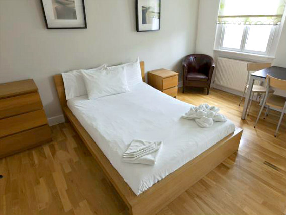 Surf the internet for free thanks to the WiFi