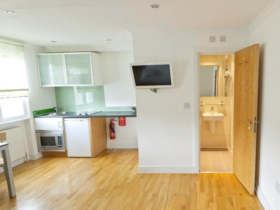 All rooms at 146 Suites Gloucester Place are comfortable and clean