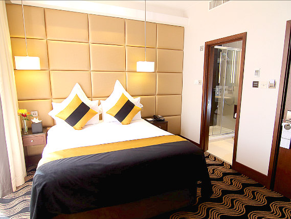 A double room at Shaftesbury Piccadilly Hotel