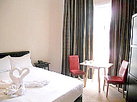 Another Double room at 27 Paddington Hotel