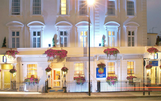 The exterior of Comfort Inn Buckingham Palace Road
