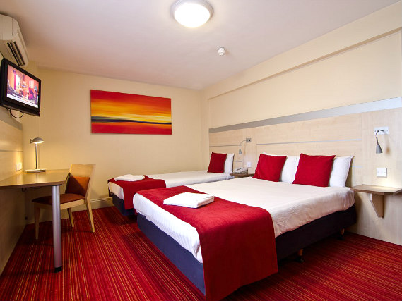 Triple rooms at Comfort Inn Edgware Road are the ideal choice for groups of friends or families