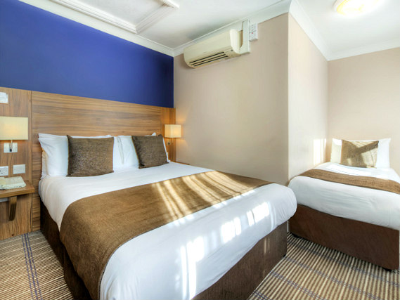 Triple rooms at Comfort Inn Kings Cross are the ideal choice for groups of friends or families