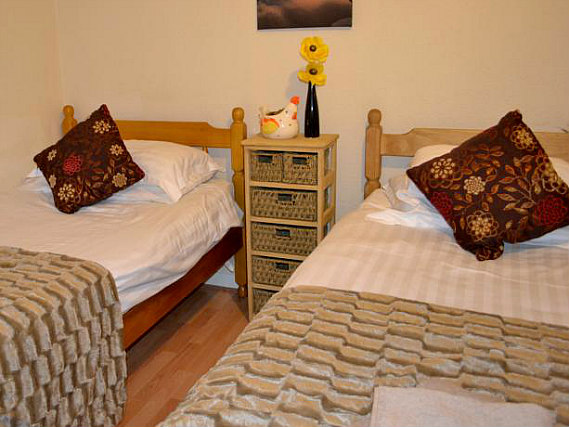 Une chambre avec lits jumeaux de The Bridge Hotel