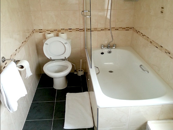 Bathroom at Melbourne House Hotel