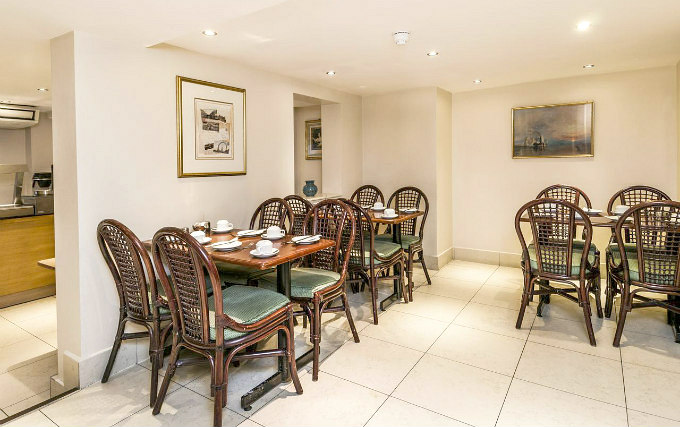 Enjoy a great breakfast at Castleton Hotel