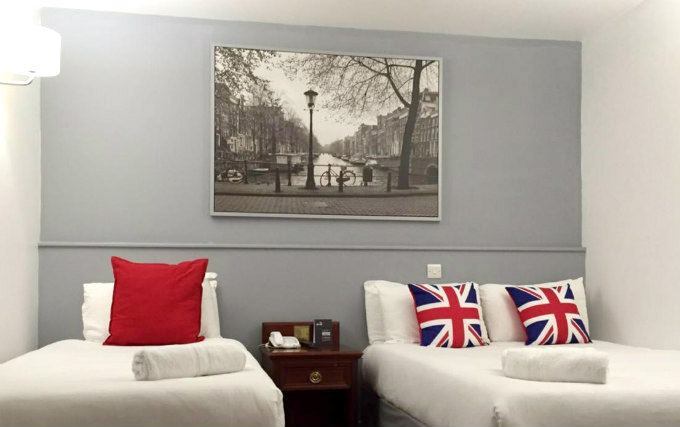 Triple room at Castleton Hotel