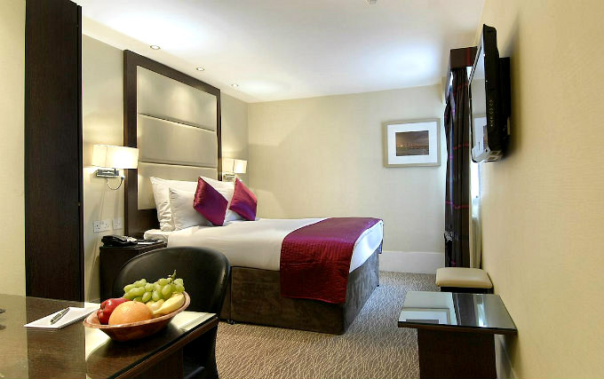 A typical double room at Inverness Court Hotel