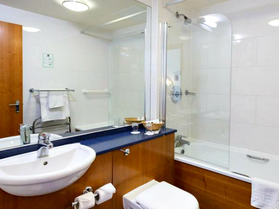 Le coin salle de bains de London Wembley International Hotel