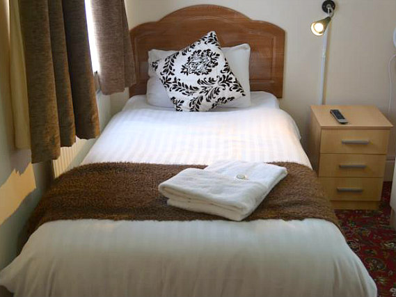Une chambre simple à Twickenham Guest House