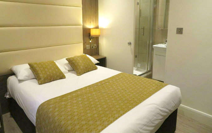 A double room at Glendale Hyde Park Hotel
