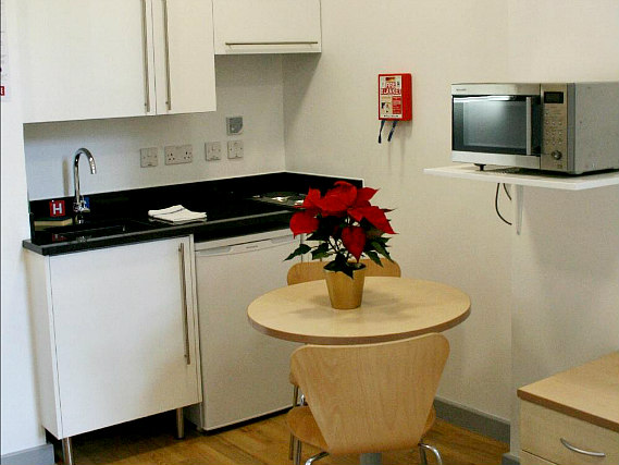 Another room at Grosvenor House Studios TopFloor!