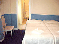 A comfortable Double room at Elizabeth House Hotel London