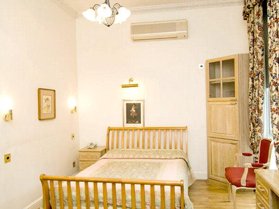 A typical room at Gresham Hotel