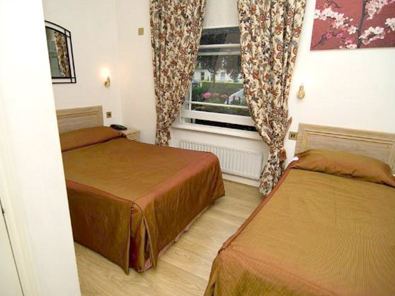 Enjoy a hot drink thanks to the tea/coffee making facilities in your room at Gresham Hotel