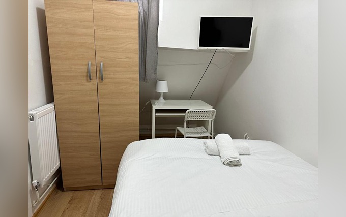 A typical single room at City Lodge Shadwell