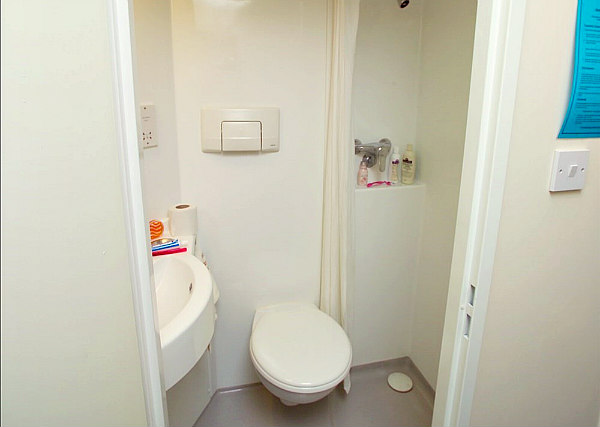 A typical bathroom at Kingston Upon Thames Budget Rooms