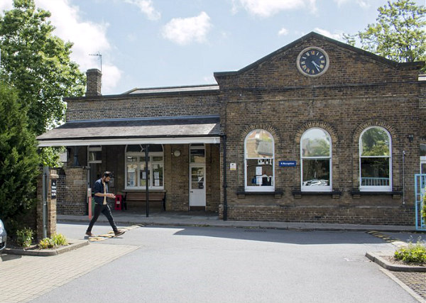 Reception at Kingston Upon Thames Budget Rooms