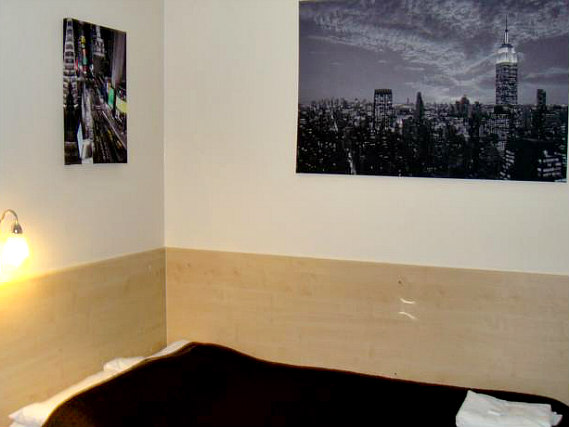 A single room at Tonys House Hotel