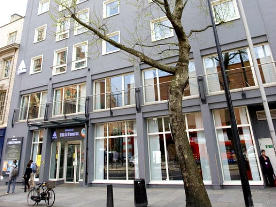 YHA London - St Pancras is situated in a prime location in Kings Cross