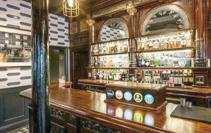 Bar at Wishing Well Inn London