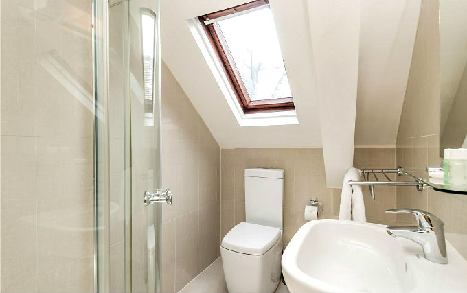 A typical bathroom at Trebovir Hotel London