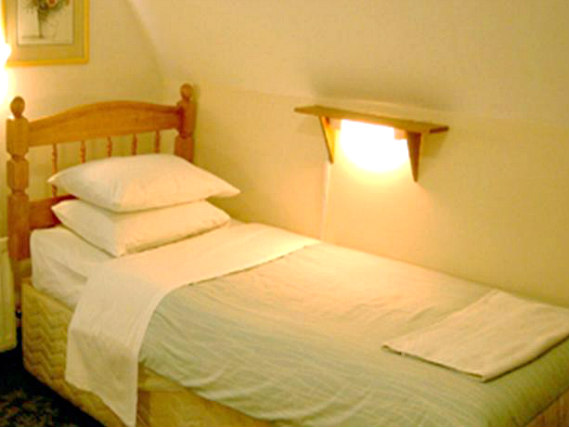 Une chambre simple à St Georges Lodge