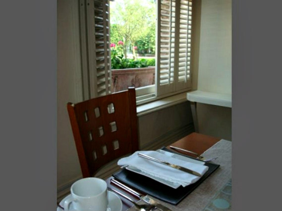 Most rooms have desks at the Hotel Onesixtwo